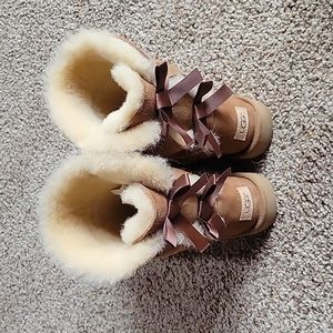 Women's UGG Bailey bow boots, tan